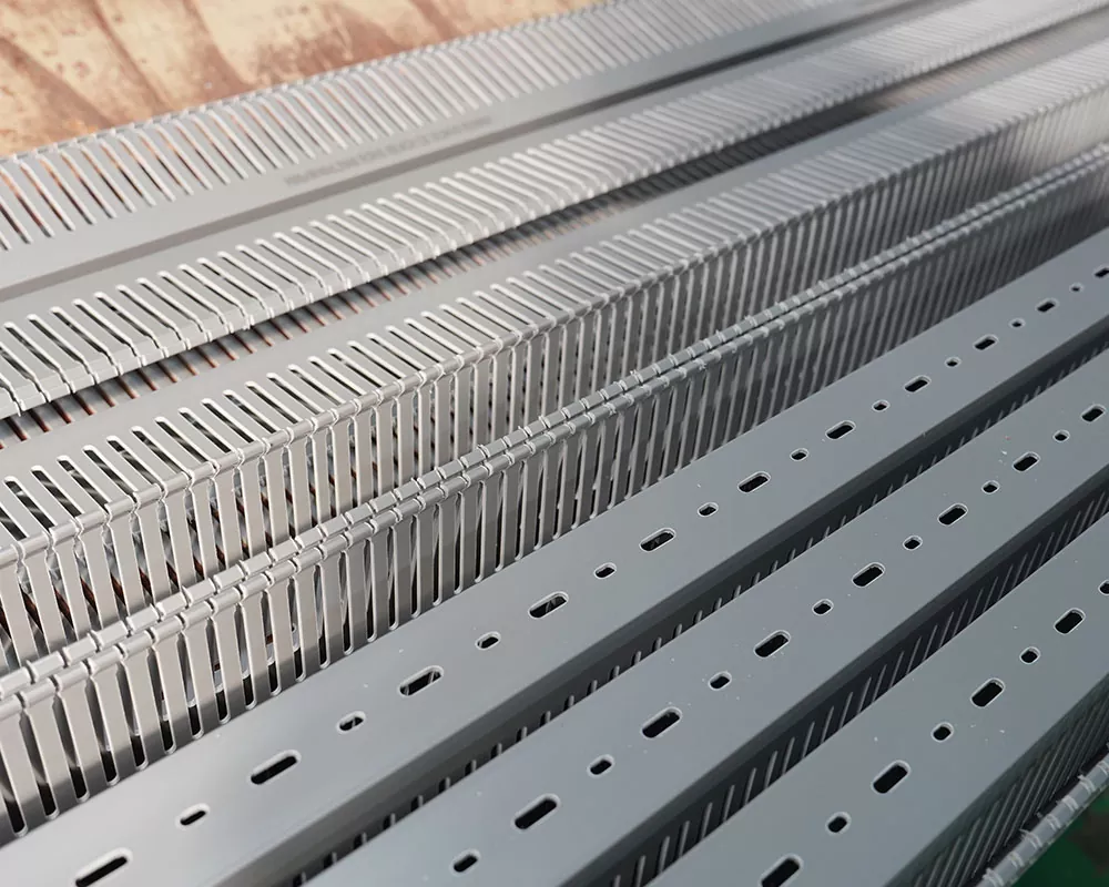 वितरण कैबिनेट के अंदर पीवीसी ज्वाला-मंदक केबल ट्रे की तापमान प्रतिरोध सीमा क्या है?